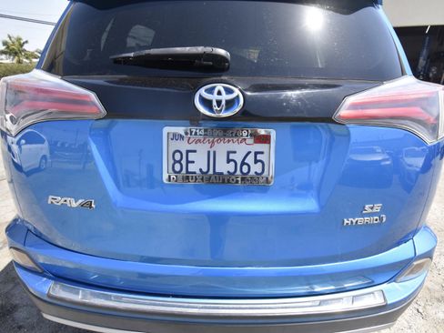 Used 2018 Toyota RAV4 SE AWD/4WD image 21