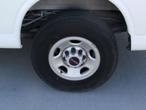 Used 2023 GMC Savana 2500 Extended w/ Driver Convenience Package image 18