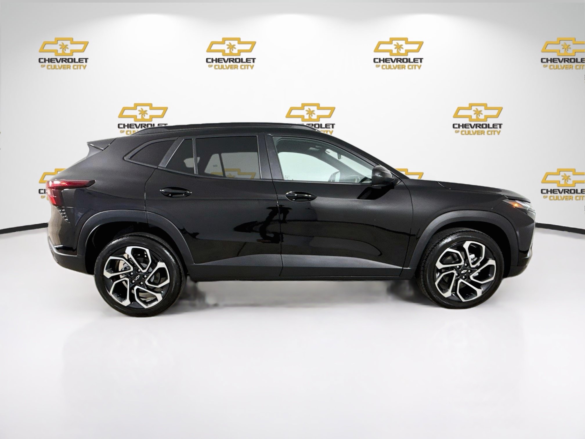 Used 2024 Chevrolet Trax RS w/ Driver Confidence Package FWD image 9