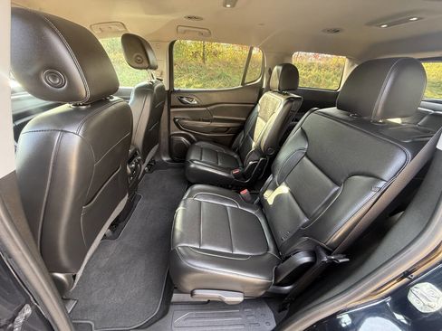 Used 2022 GMC Acadia SLT w/ Preferred Package AWD/4WD image 10