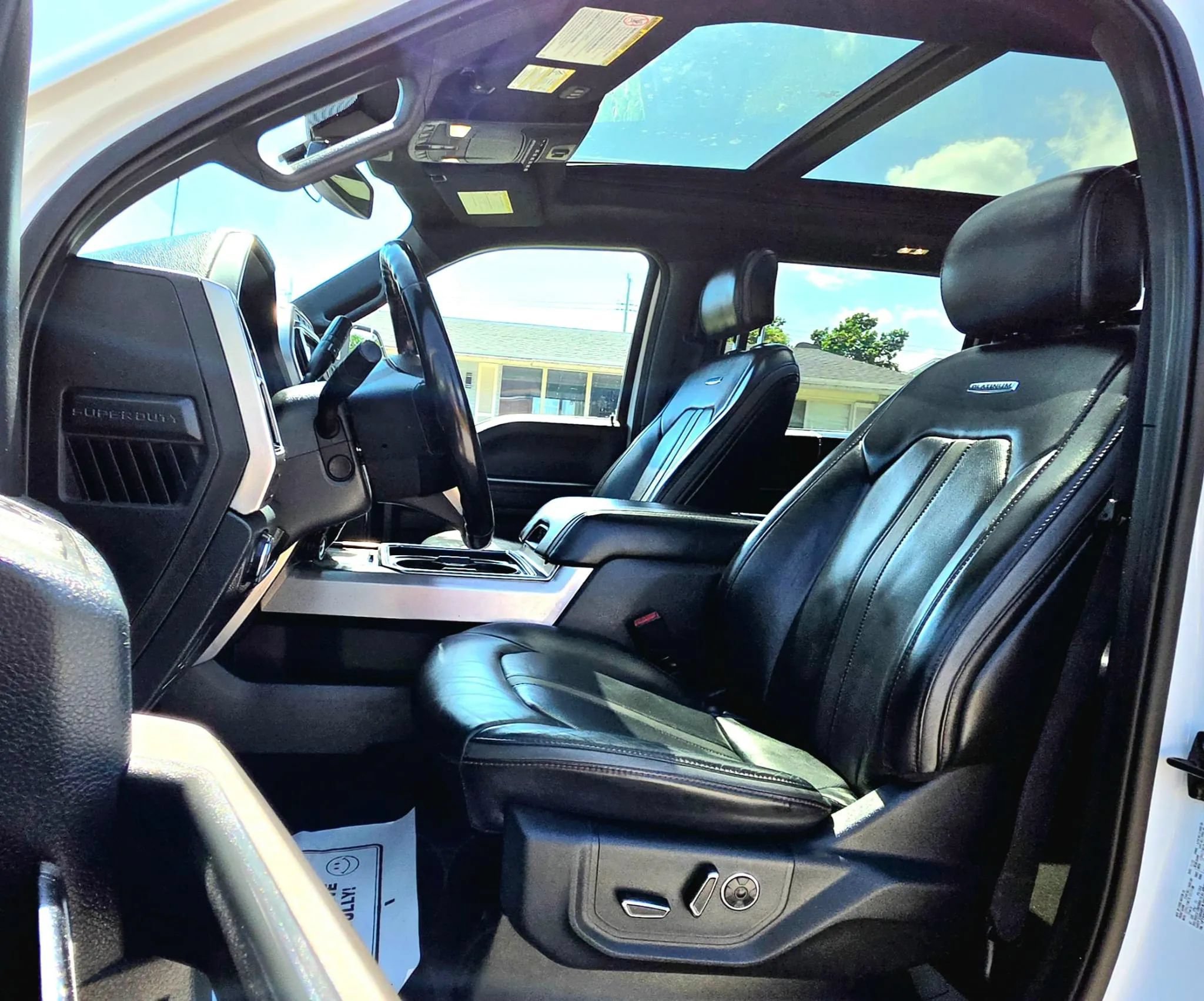 Used 2022 Ford F350 Platinum AWD/4WD image 4