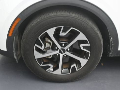 Used 2023 Kia Sportage EX FWD image 9