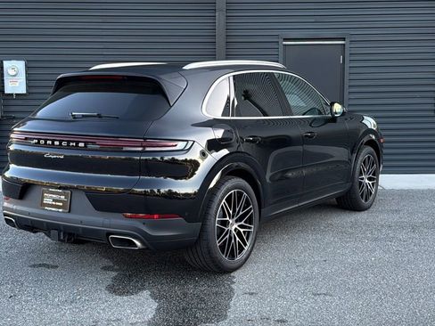 Certified 2025 Porsche Cayenne AWD/4WD image 26