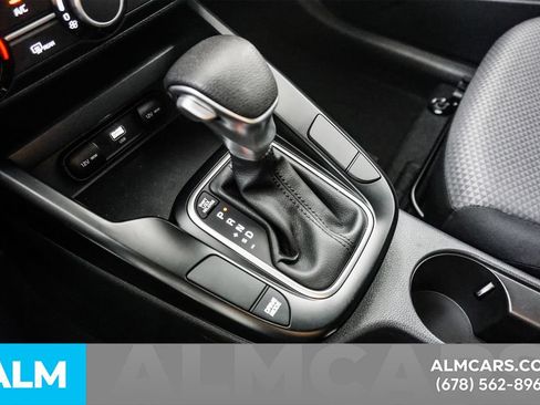 Used 2025 Kia Soul LX w/ LX Technology Package FWD image 31