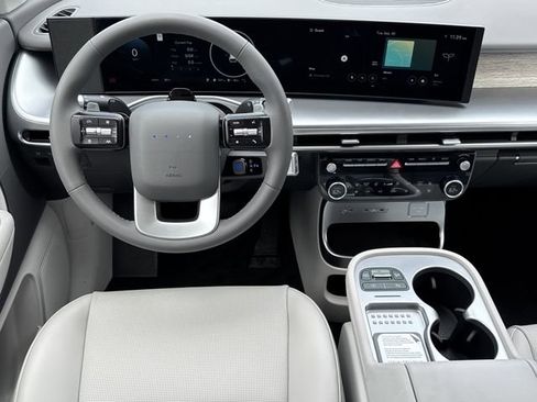 New 2026 Hyundai Ioniq 9 SEL image 17