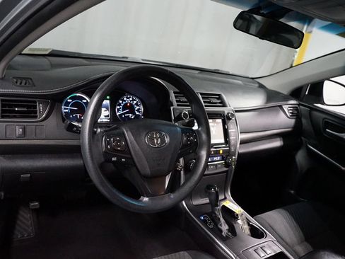 Used 2017 Toyota Camry LE FWD image 11