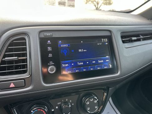 Used 2022 Honda HR-V Sport image 16