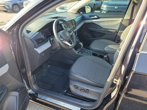 Used 2022 Volkswagen Taos SE FWD image 16