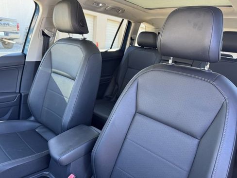 Used 2019 Volkswagen Tiguan SE w/ Panoramic Sunroof Package image 11