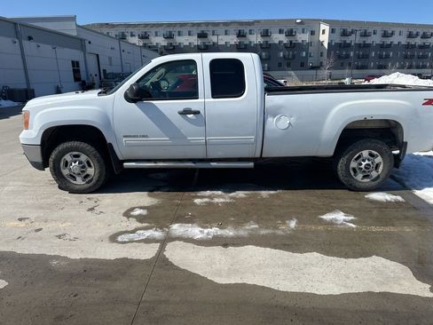 Used 2012 GMC Sierra 2500 SLE w/ SLE Preferred Package image 9