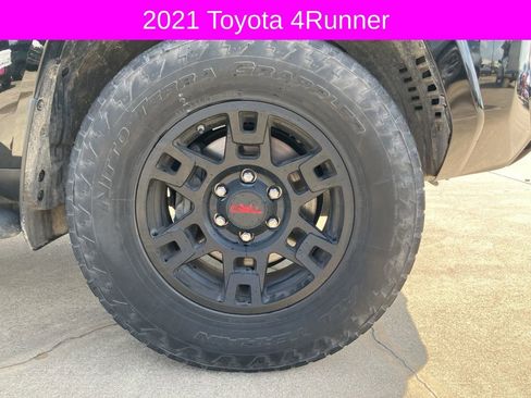 Used 2021 Toyota 4Runner SR5 Premium image 10