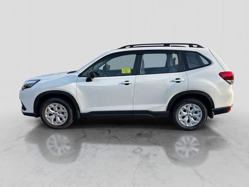 Used 2023 Subaru Forester image 2