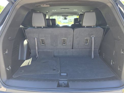 Used 2023 Chevrolet Traverse LT w/ LT Premium Package AWD/4WD image 18