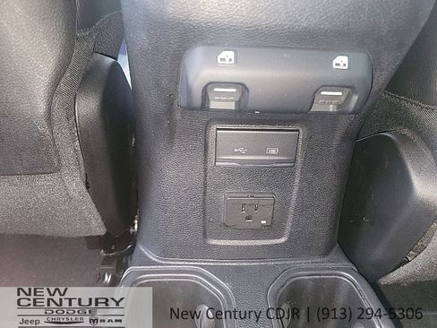 Used 2020 Jeep Gladiator Rubicon AWD/4WD image 17
