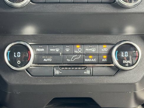 Used 2021 Ford Expedition XLT AWD/4WD image 23