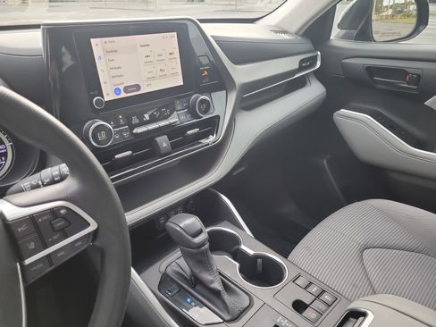 Used 2023 Toyota Highlander L image 23