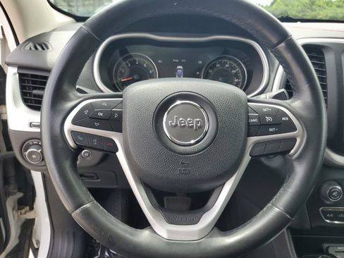 Used 2015 Jeep Cherokee Trailhawk w/ Comfort/Convenience Group AWD/4WD image 20
