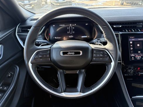 Certified 2024 Jeep Grand Cherokee L Laredo image 24