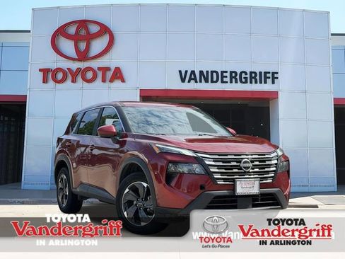 Used 2025 Nissan Rogue SV AWD/4WD image 1