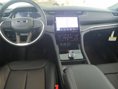 New 2025 Jeep Grand Cherokee L Limited w/ Luxury Tech Group II image 20