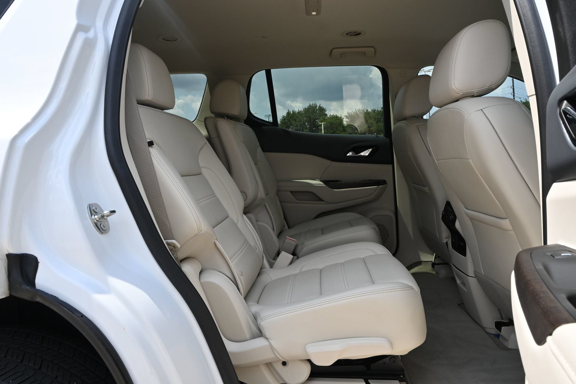 Used 2023 GMC Acadia Denali AWD/4WD image 23
