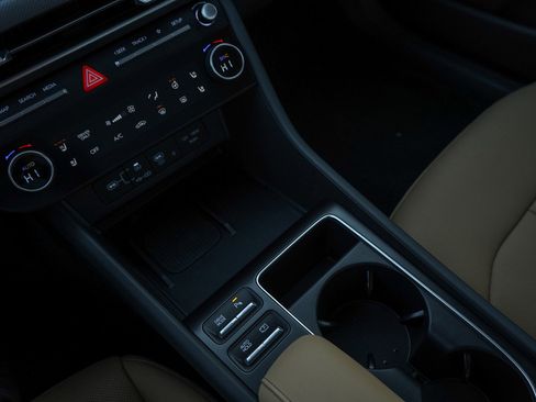 New 2025 Hyundai Sonata Limited image 25