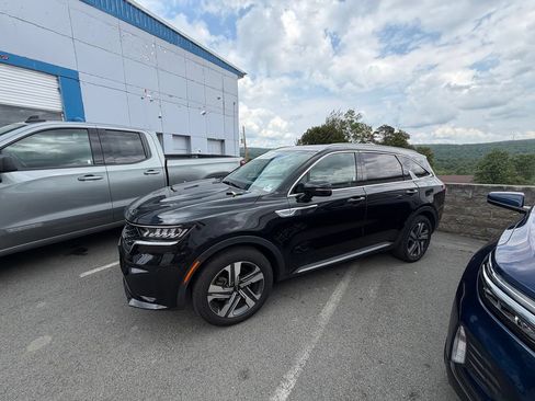 Used 2023 Kia Sorento EX AWD/4WD image 2
