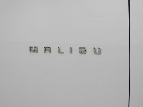 Used 2022 Chevrolet Malibu LT image 12