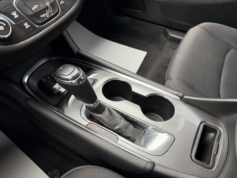 Used 2018 Chevrolet Malibu LT image 23