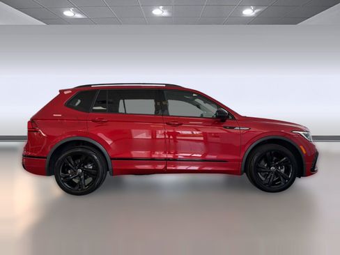 Certified 2024 Volkswagen Tiguan SE R-Line FWD image 8