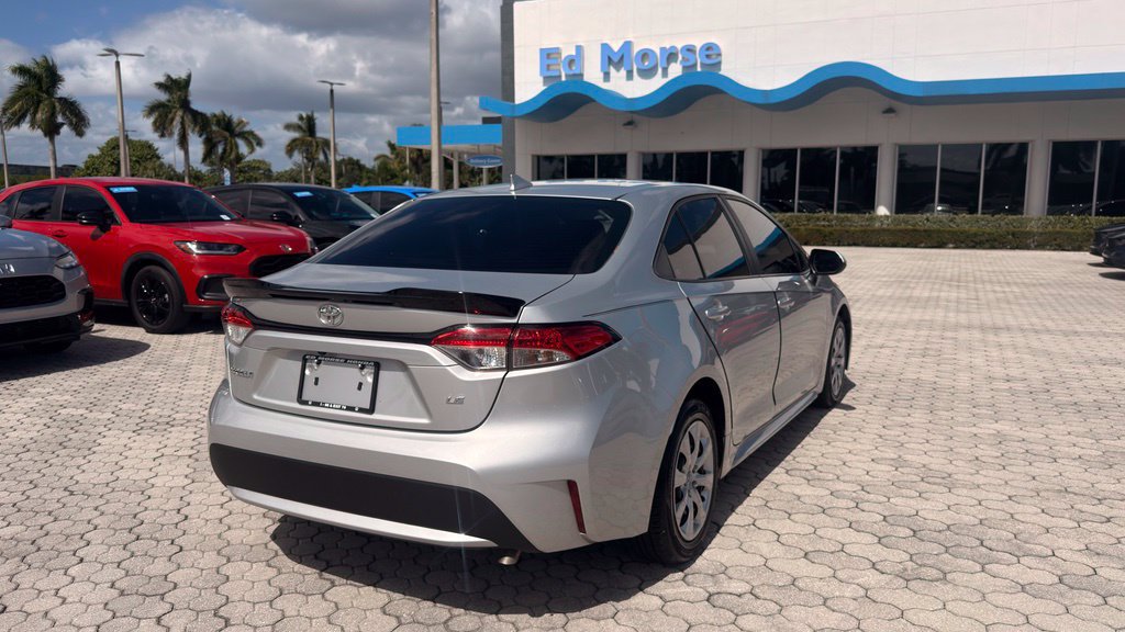 Used 2022 Toyota Corolla LE FWD image 12