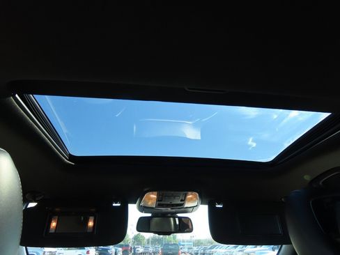 Used 2015 Jeep Grand Cherokee Altitude image 22