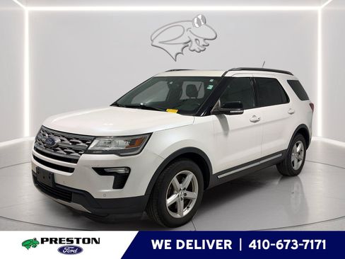 Used 2018 Ford Explorer XLT w/ Equipment Group 202A FWD image 1