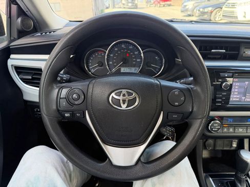 Used 2015 Toyota Corolla LE FWD image 17