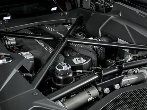 Used 2018 Lamborghini Aventador S image 21