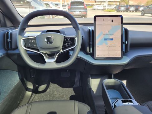 New 2026 Volvo EX30 Plus w/ Protection Package Premier image 11