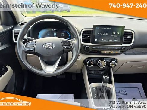 Used 2025 Hyundai Venue SEL FWD image 6