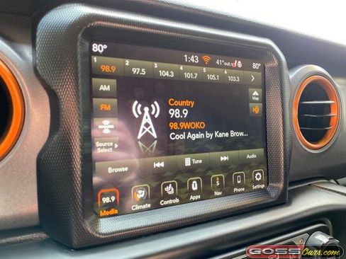 Used 2022 Jeep Gladiator Mojave w/ Cold Weather Group AWD/4WD image 11