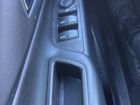 Used 2023 Chevrolet Equinox LT image 34