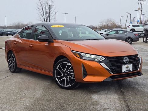 Used 2025 Nissan Sentra SR w/ SR Premium Package image 4