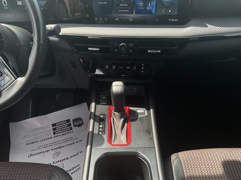 Used 2026 Nissan Kicks SR FWD image 18
