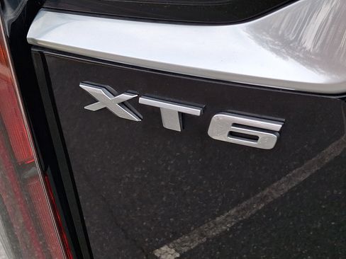 Used 2021 Cadillac XT6 Sport image 35