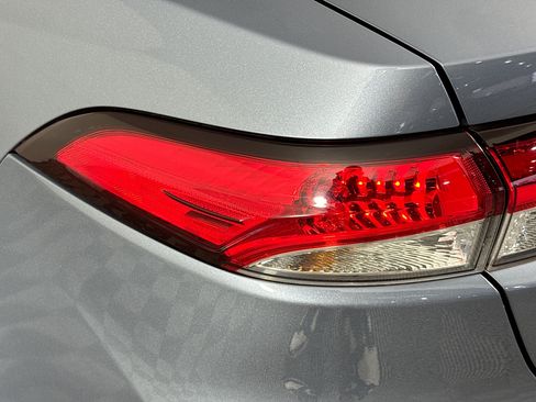 Used 2022 Toyota Corolla LE FWD image 35