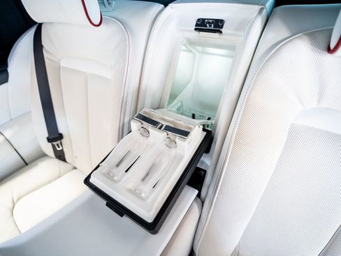 Used 2021 Rolls-Royce Cullinan Black Badge image 68