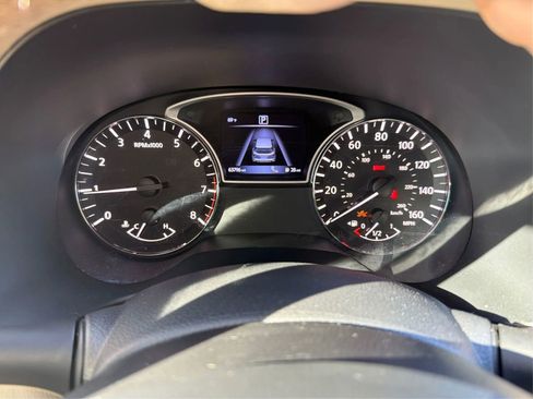 Used 2019 Nissan Pathfinder SL image 18