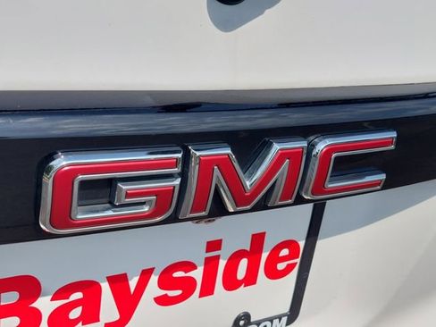 Used 2023 GMC Acadia SLE w/ Driver Convenience Package FWD image 41