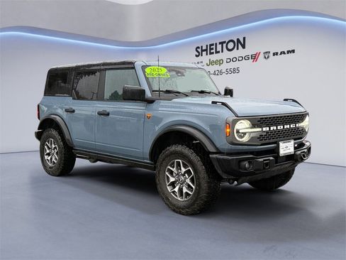 Used 2025 Ford Bronco Badlands image 7