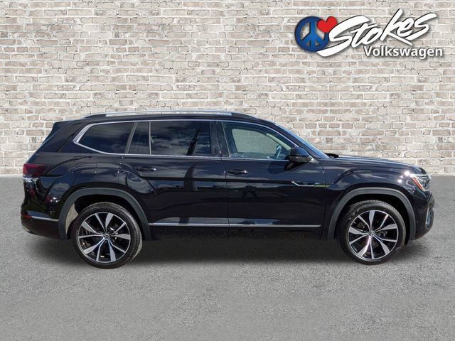 Certified 2026 Volkswagen Atlas SEL Premium R-Line AWD/4WD image 3