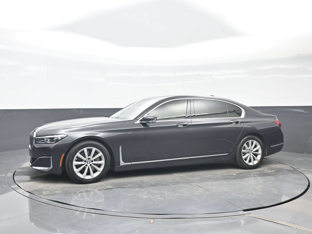 Used 2021 BMW 740i w/ Premium Package RWD image 2