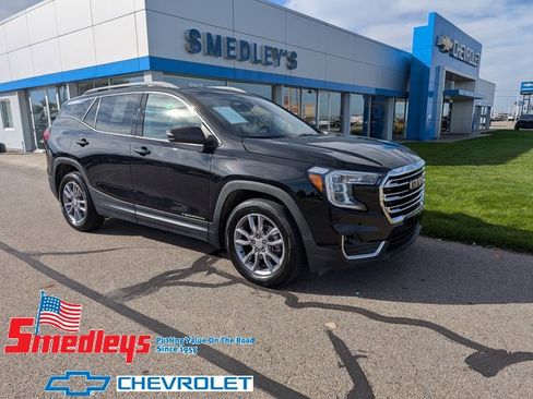 Used 2023 GMC Terrain SLT image 1